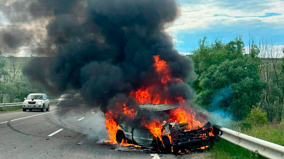 Росіяни атакували безпілотником цивільне авто на Харківщині: є постраждалі
