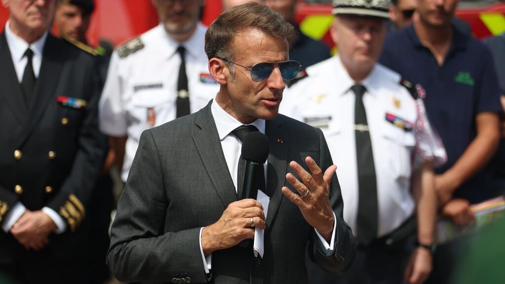 'Zero tolerance' for forest arsonists, Macron promises firefighters