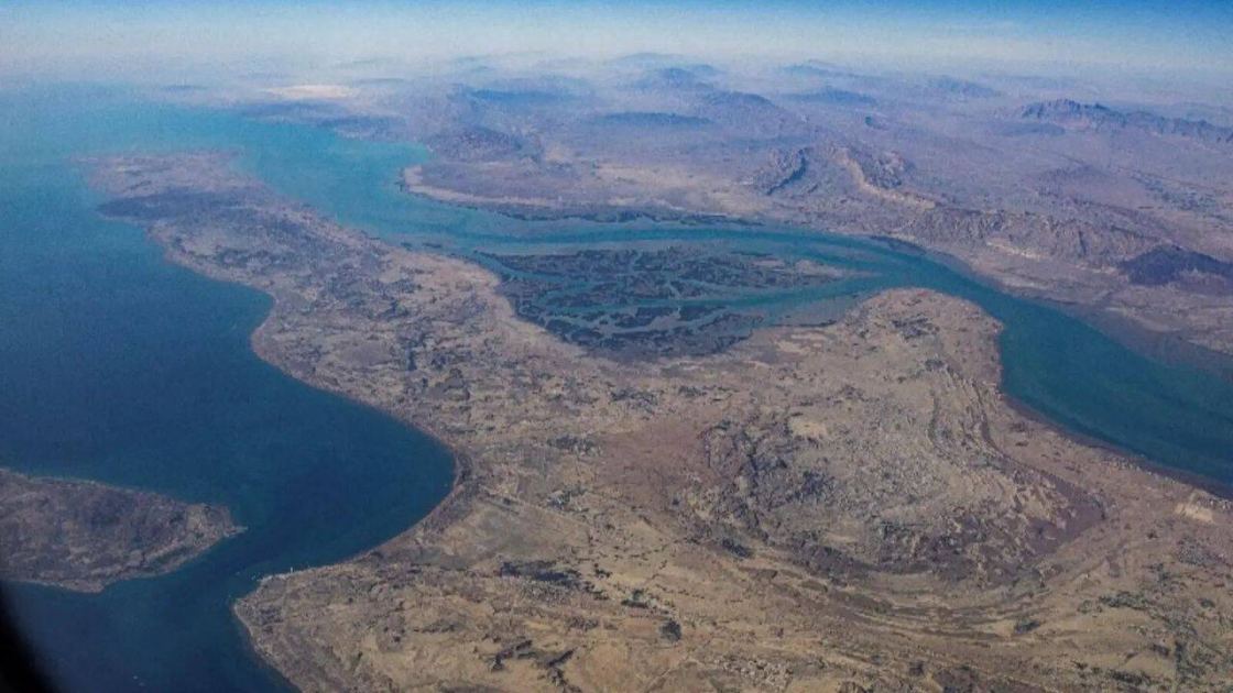 US launches third wave of strikes on Iran after Tehran declares Strait of Hormuz closed