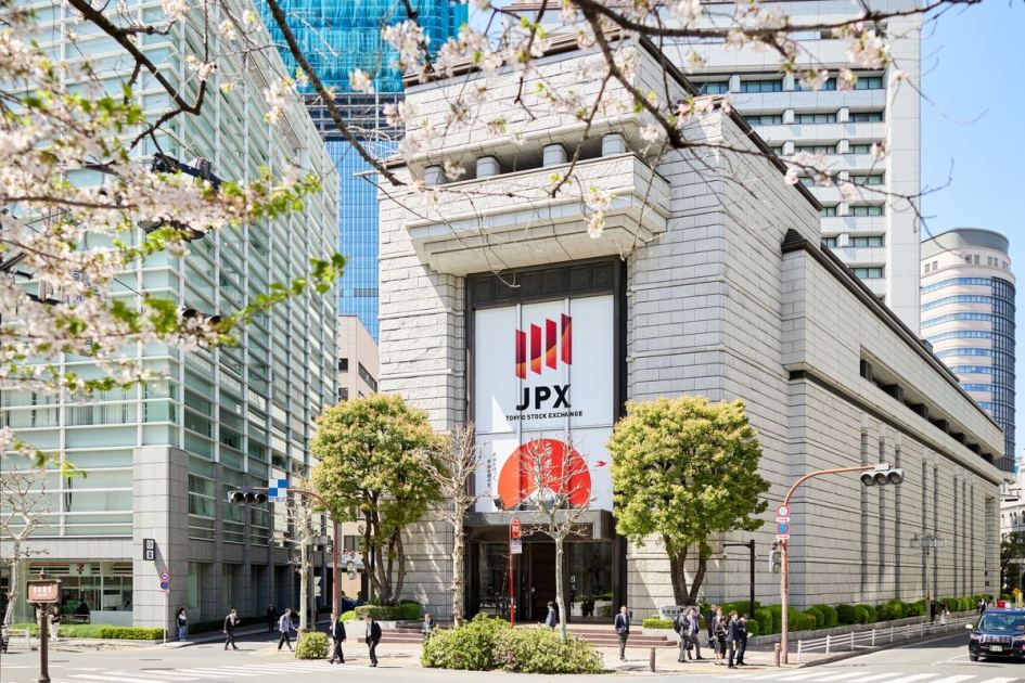 Japan’s Drive to Lure Small Investors Fuels Stocks Split Wave