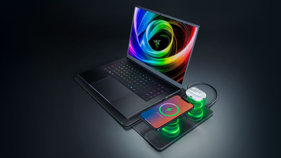 Razer’s new laptop sleeve has two MagSafe wireless charging pads