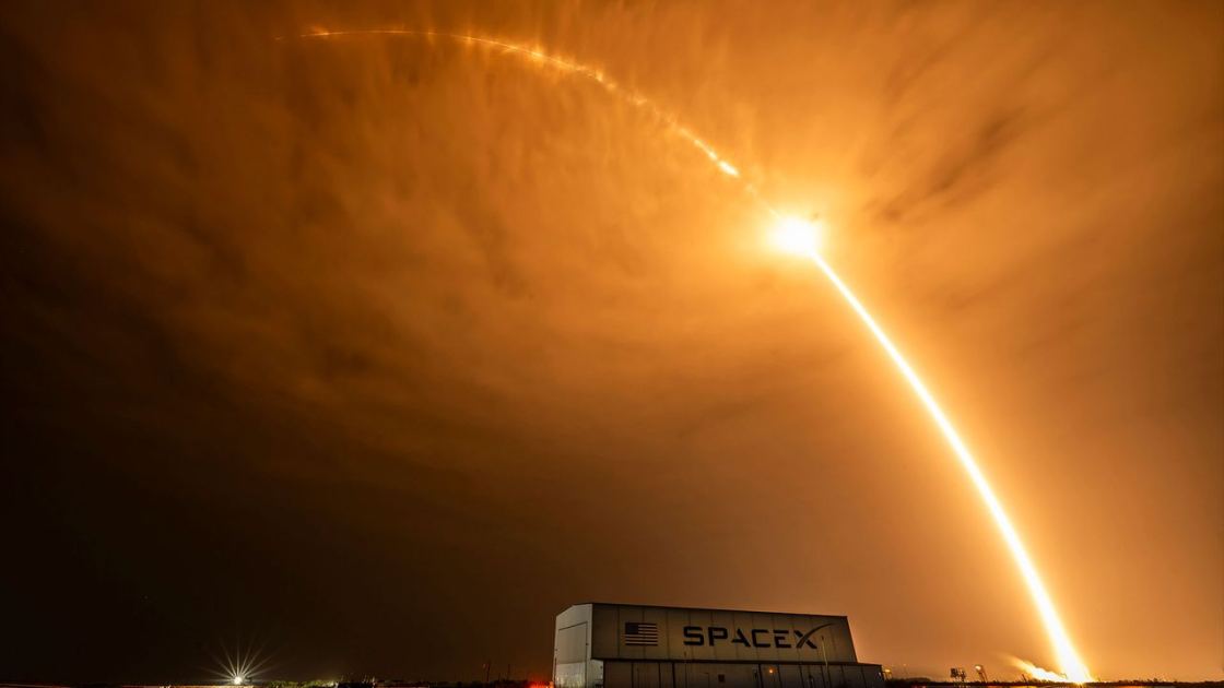  SpaceX launches flight-proven rocket for 600th time, sending Starlink satellites to orbit 