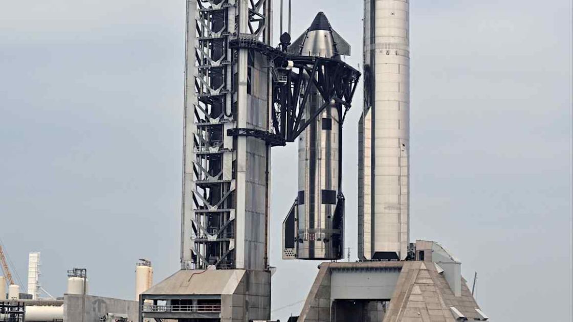 Musk’s SpaceX sets out plans for biggest IPO in history