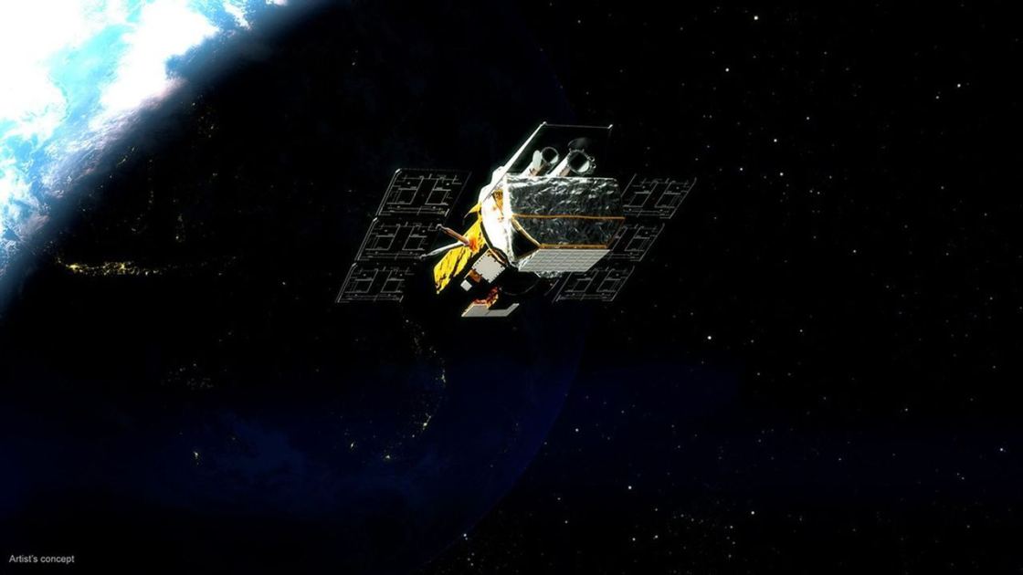  NASA launches bold mission to rescue a falling space telescope before it crashes to Earth 