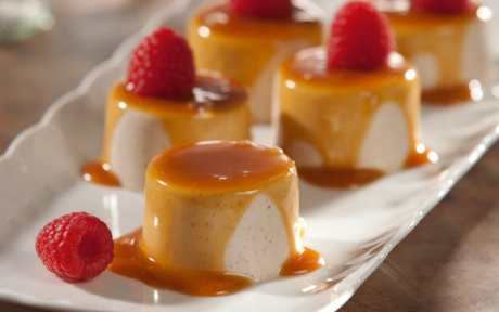 Panna Cotta With Caramel Sauce [Vegan]