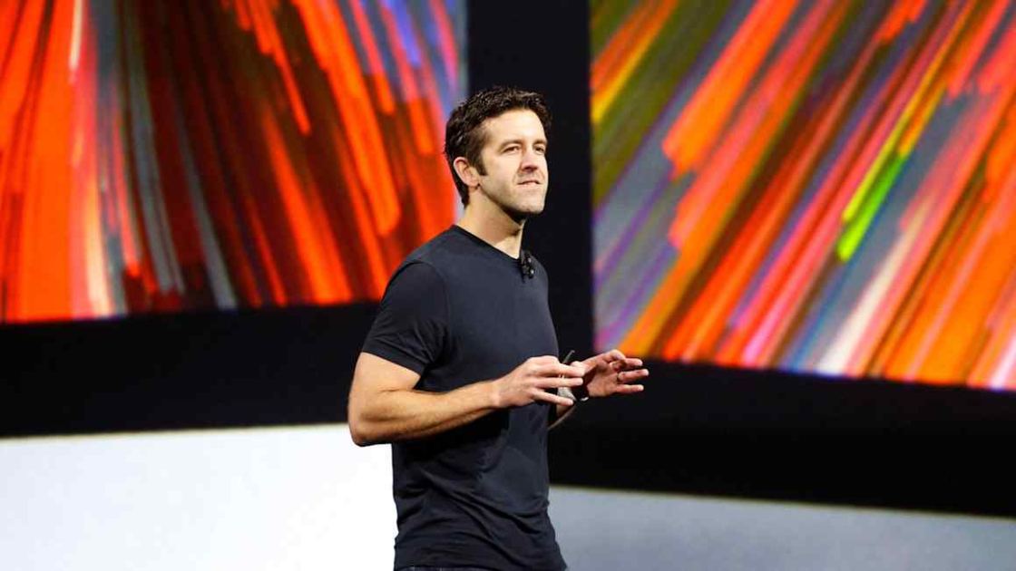 Apple CEO Tim Cook to hand over to John Ternus in September