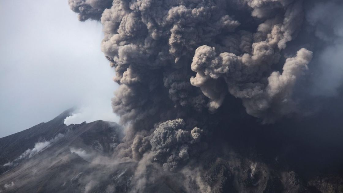  An ancient 'supervolcano' has been found hiding beneath eastern England. But experts say there's not enough evidence to call it that. 