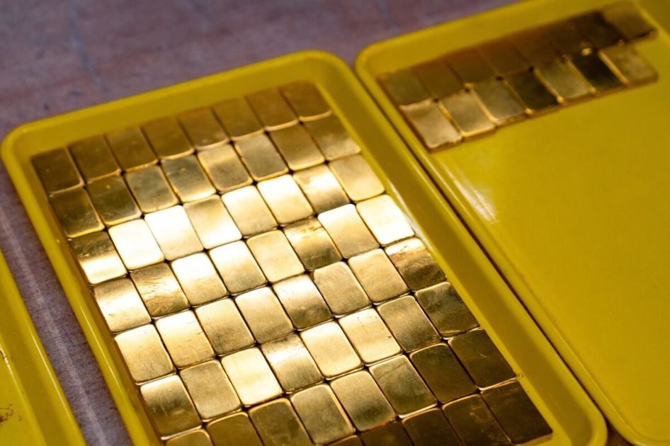 Gold Dips for Second Day on Prospects of Prolonged Rate Hold