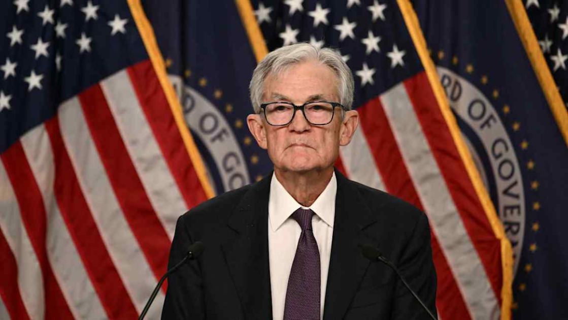 Trump threatens to fire Jay Powell and refuses to halt criminal probe