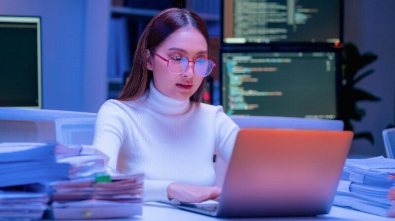 How Microlearning Supports Training For Large, Distributed Enterprise Workforces