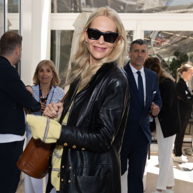  Jeans and White Trainers Never Fail—Here's How Off-Duty Celebs Are Styling Them From the Airport to the Streets 
