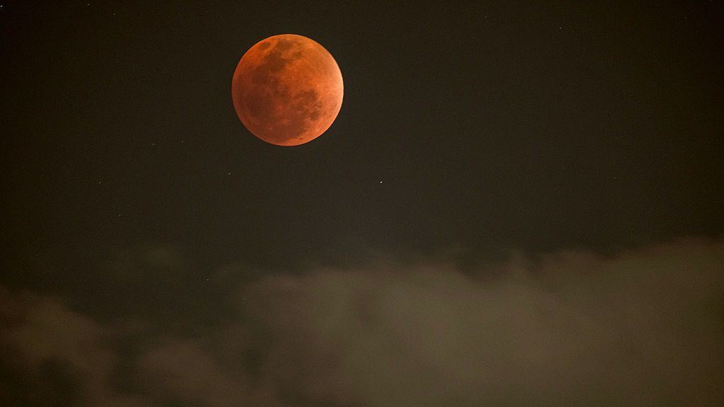  1 week until a breathtaking blood moon rises over the US during total lunar eclipse 2026 
