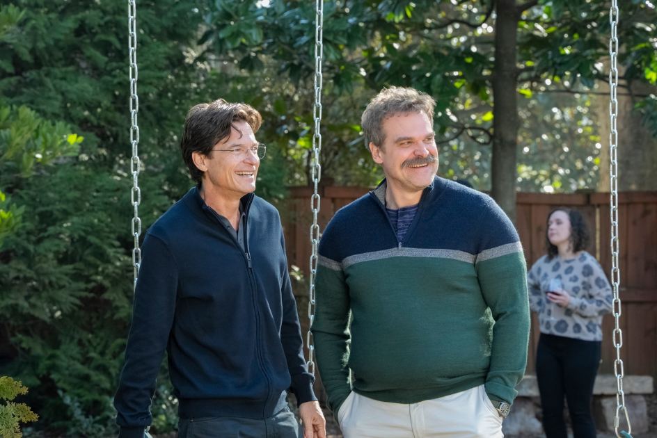 Jason Bateman, David Harbour, and Linda Cardellini Make <em>DTF St. Louis</em> a 7-Episode Dark Comedy Romp