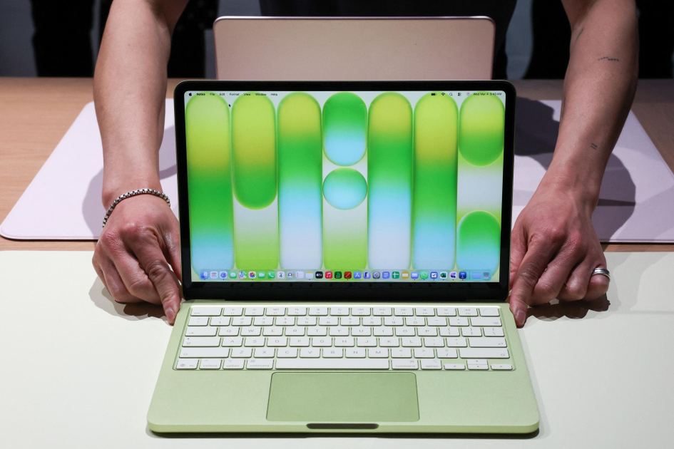 Why Traditional PC Vendors Should Fear Apple's MacBook Neo
