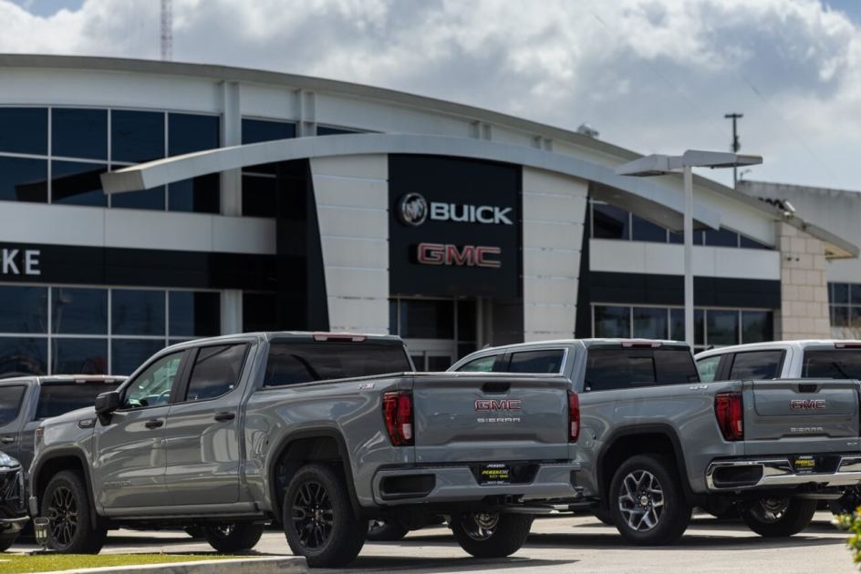 New Report Says Car Market Will Have to Shrink Significantly by 2040