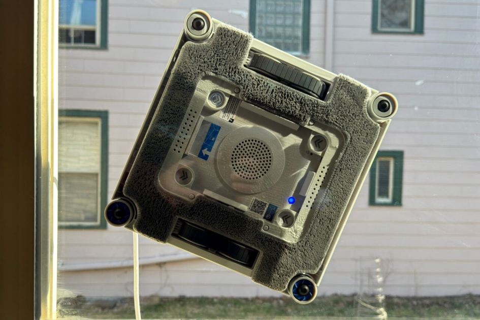 Ecovacs Winbot W3 Omni Review: Window Cleaning Robots Have a Long Way to Go