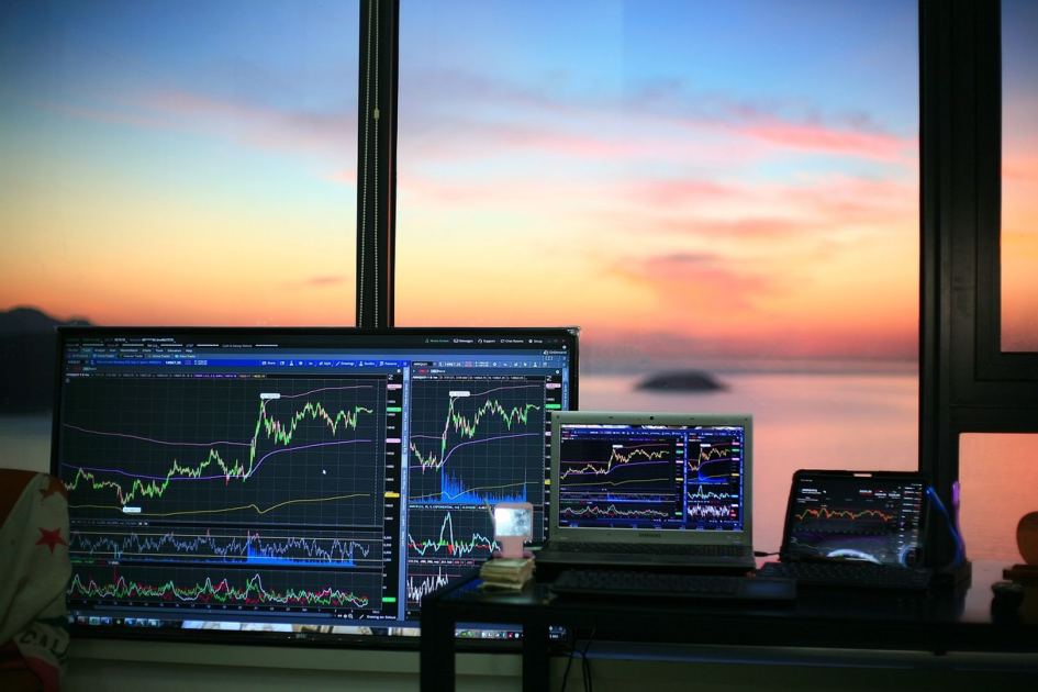 XRP market shows signs of capitulation as holders sell at loss