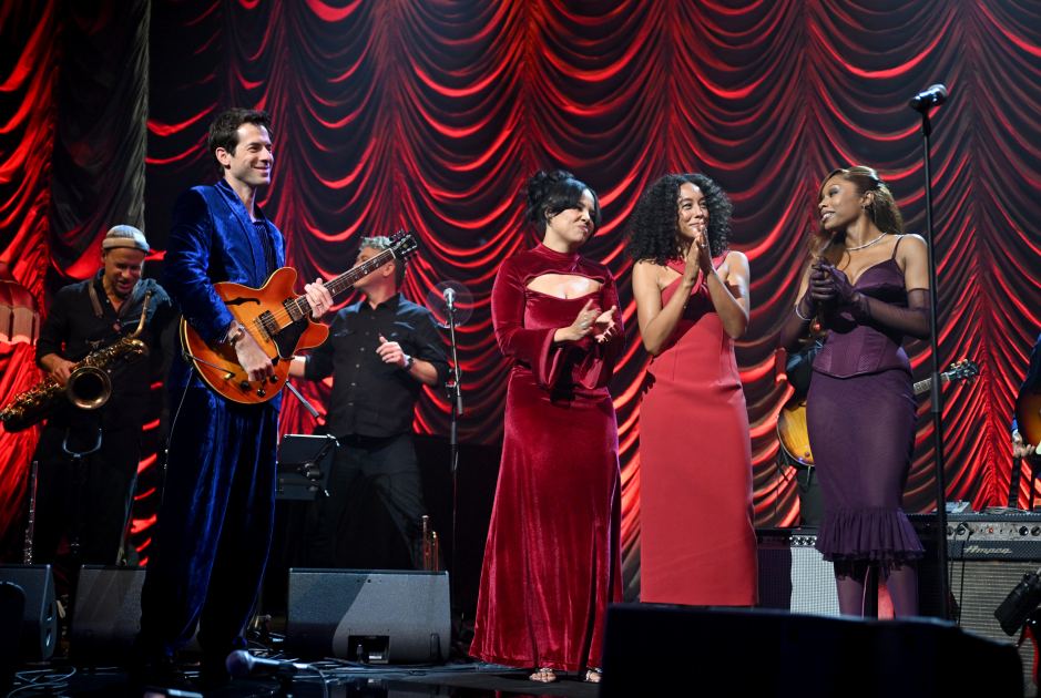 Mark Ronson, Jessie Reyez, Jorja Smith and More Celebrate Amy Winehouse for the Musical Genius She Was at ‘Back to Black’ 20th Anniversary Show: Concert Review