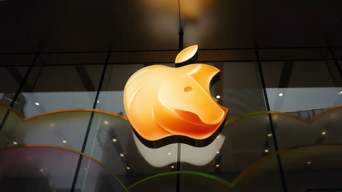 While Everyone Else Tries to Replace the iPhone, Apple Just Had Its Best Quarter Ever
