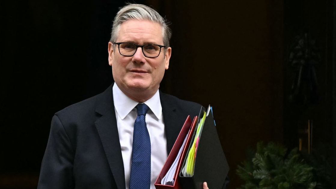  The UK government is considering banning children from speaking to strangers in games like Fortnite and Roblox 