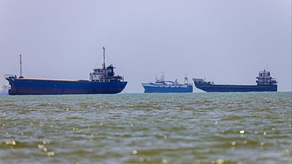 Asia treads cautiously on Iranian oil exports despite US sanctions waiver
