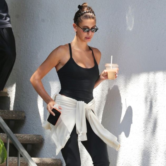  Sorry, Trainers—These Breakthrough Shoe Trends Make Leggings Look Significantly Chicer 