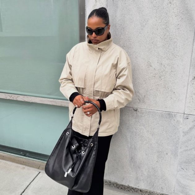  Not Barn, Not Suede—The Elegant Jacket Trend Fashion People Are Pairing With Leggings and Capris 