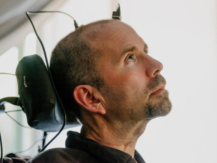 What It’s Like to Live With an Experimental Brain Implant