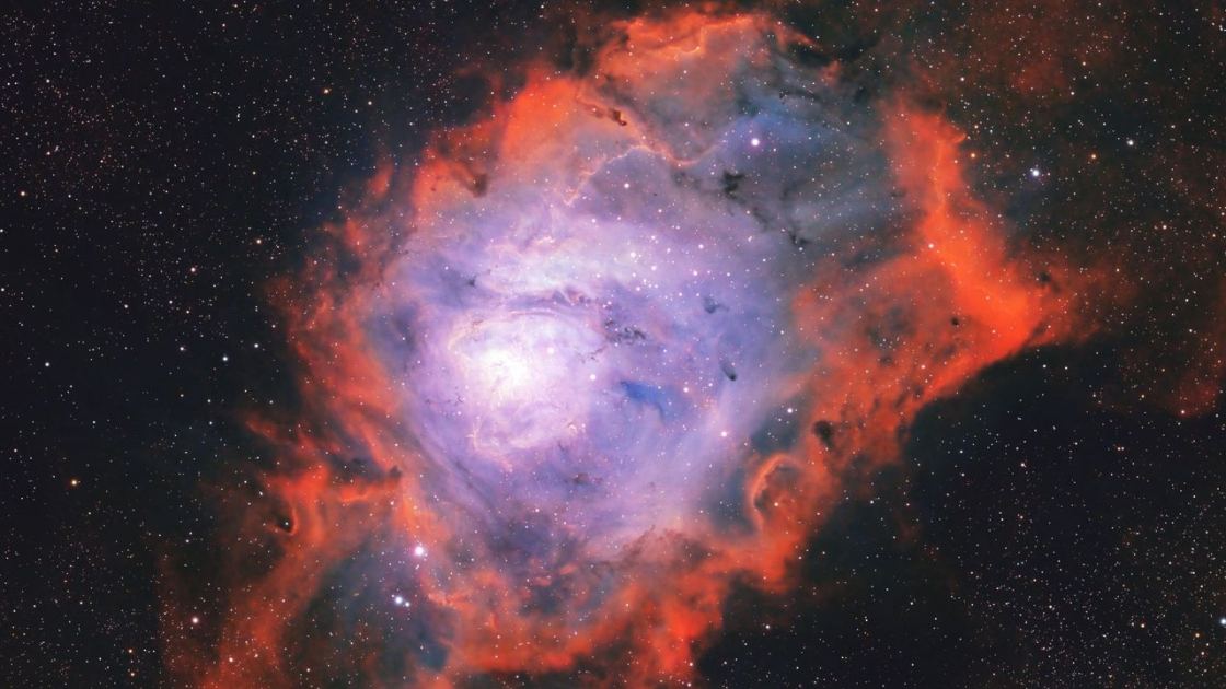  Astrophotographer captures a cosmic lagoon glowing 5,200 light-years from Earth (photo) 
