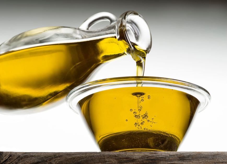 Influencers Are Doing ‘Olive Oil Shots.’ We Asked 4 Experts If That’s a Good Idea—and They All Basically Said the Same Thing.
