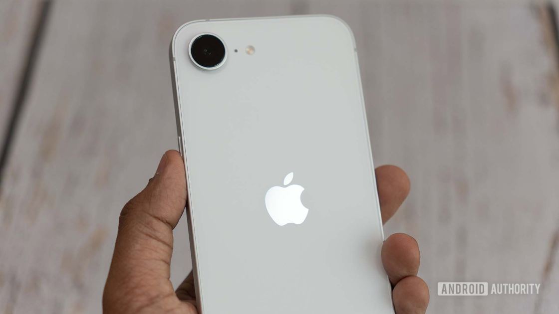 Survey shows a slim minority would consider renting their next Android phone