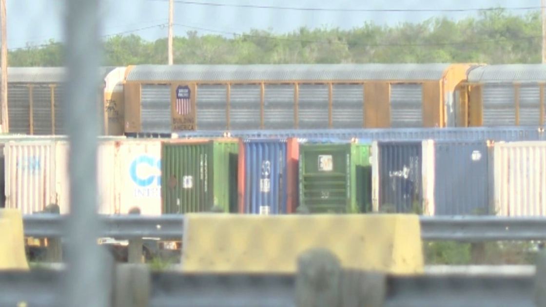 Heatstroke suspected among 6 found dead in train carriage at Texas rail depot