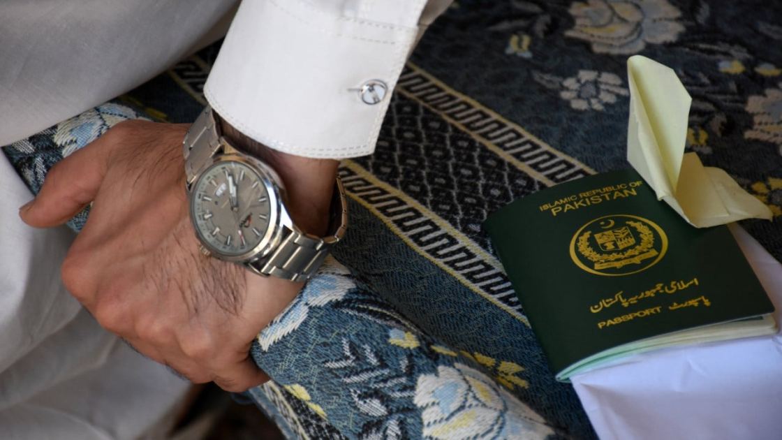UAE deports Pakistani Shiites: jobs lost and savings frozen amid Iran war