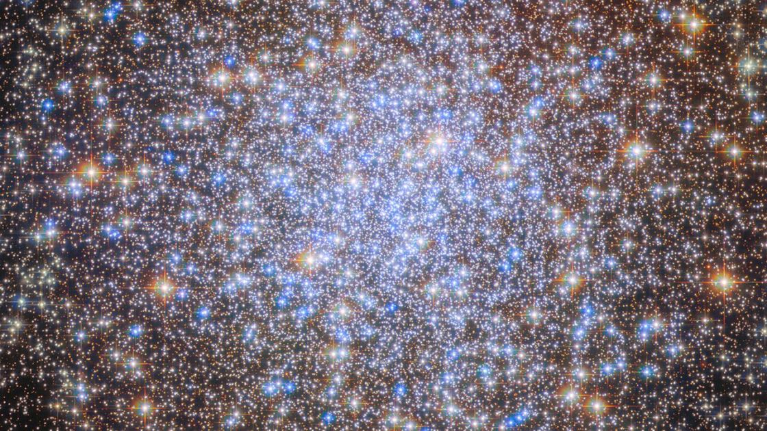  Something doesn't add up in the Chandelier Cluster, Hubble telescope finds — Space photo of the week 