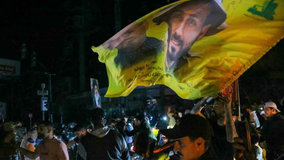 Israel-Lebanon ceasefire takes effect 