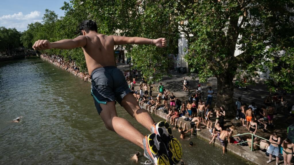 Fête de la musique: France restricts public alcohol consumption as heat wave bakes parts of Europe