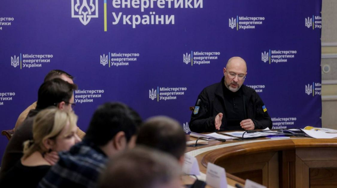 Шмигаль: Через морози вівторок та середа пройдуть у складних графіках