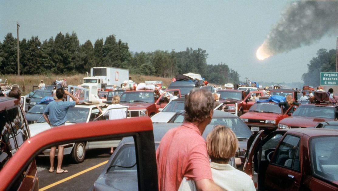 Deep Impact is better than Armageddon, and it's streaming for free on Tubi