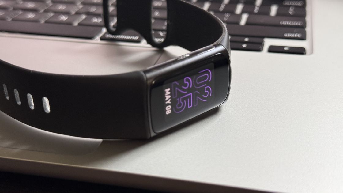 The Fitbit App Is Losing All These Features