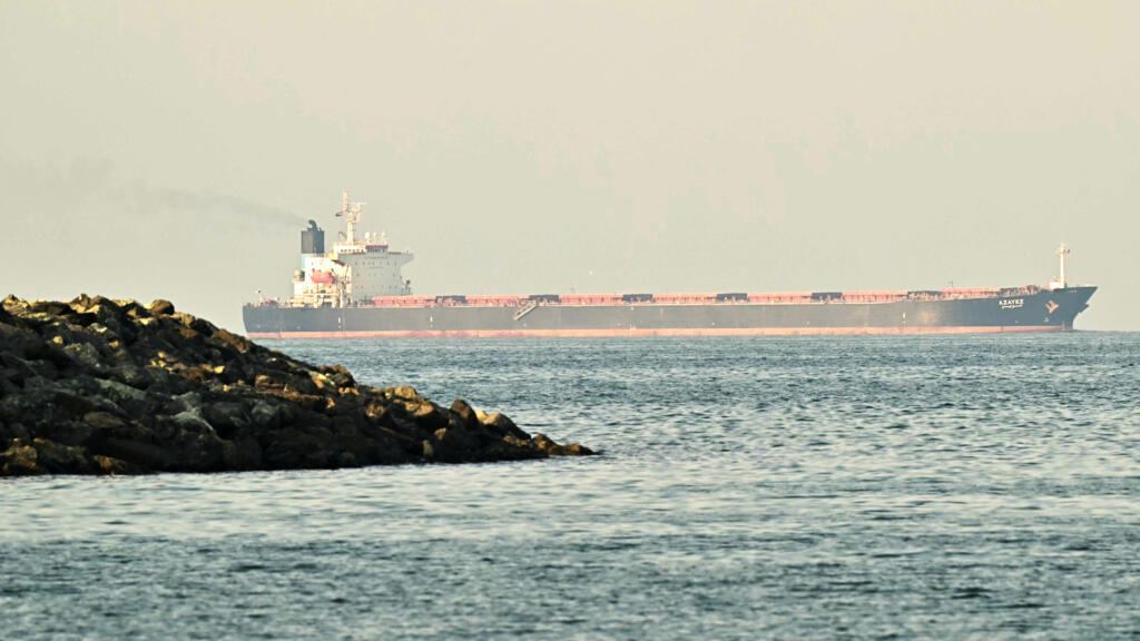 Middle East war live:  Iran threatens to disrupt Gulf trade in response to US naval blockade