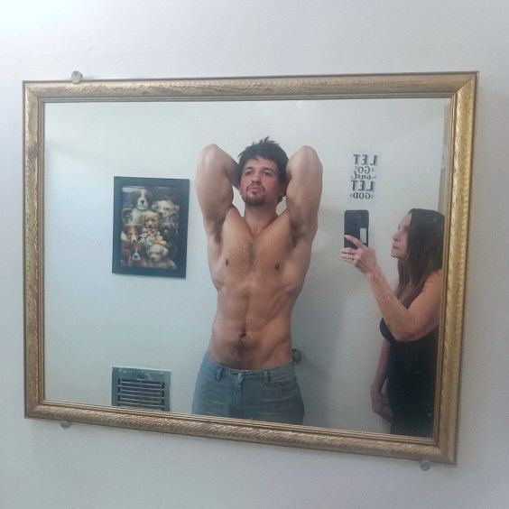 flirty800 Announces New EP Strip: Hear “Smoke”