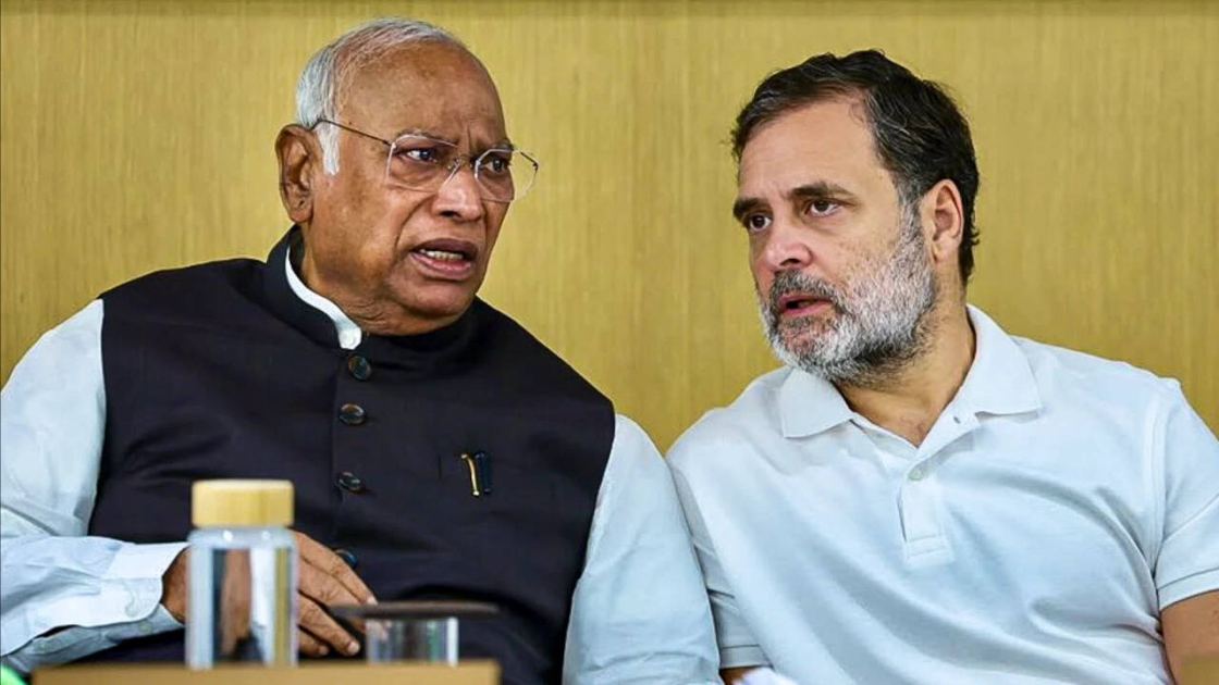 At CWC, Rahul credits Cong for EC 'revelations', gives 'oppose &amp; resist' message