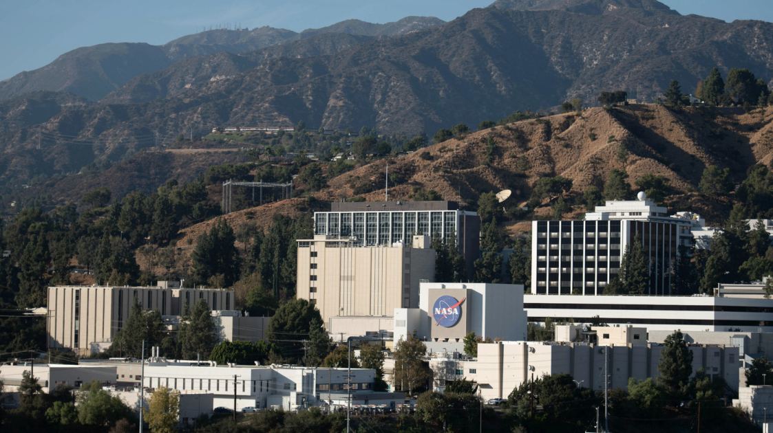 NASA is opening up bids for who will run the Jet Propulsion Laboratory