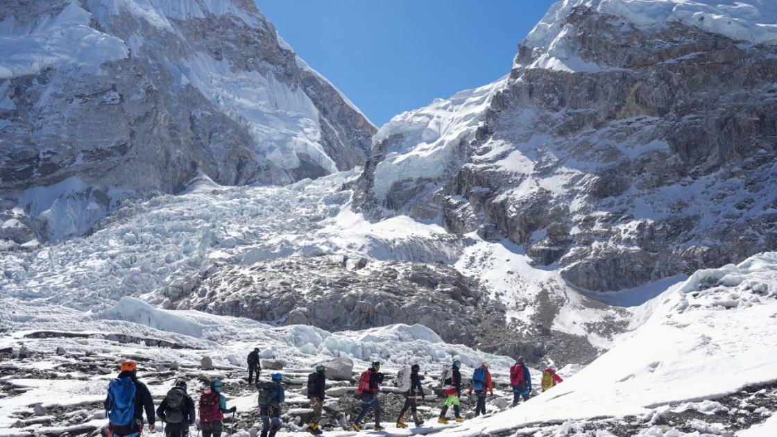 Everest climbers left hanging after giant ice chunk blocks path to summit