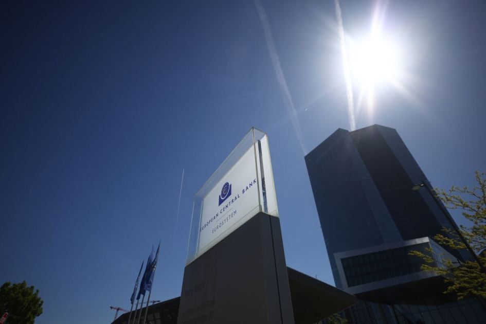 Modest ECB Rate Hike Would Limit Economic Pain, Stournaras Says