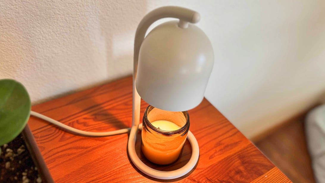 I Got Charmed by This Smart Candle Warmer and Its Safe, Cozy Scents