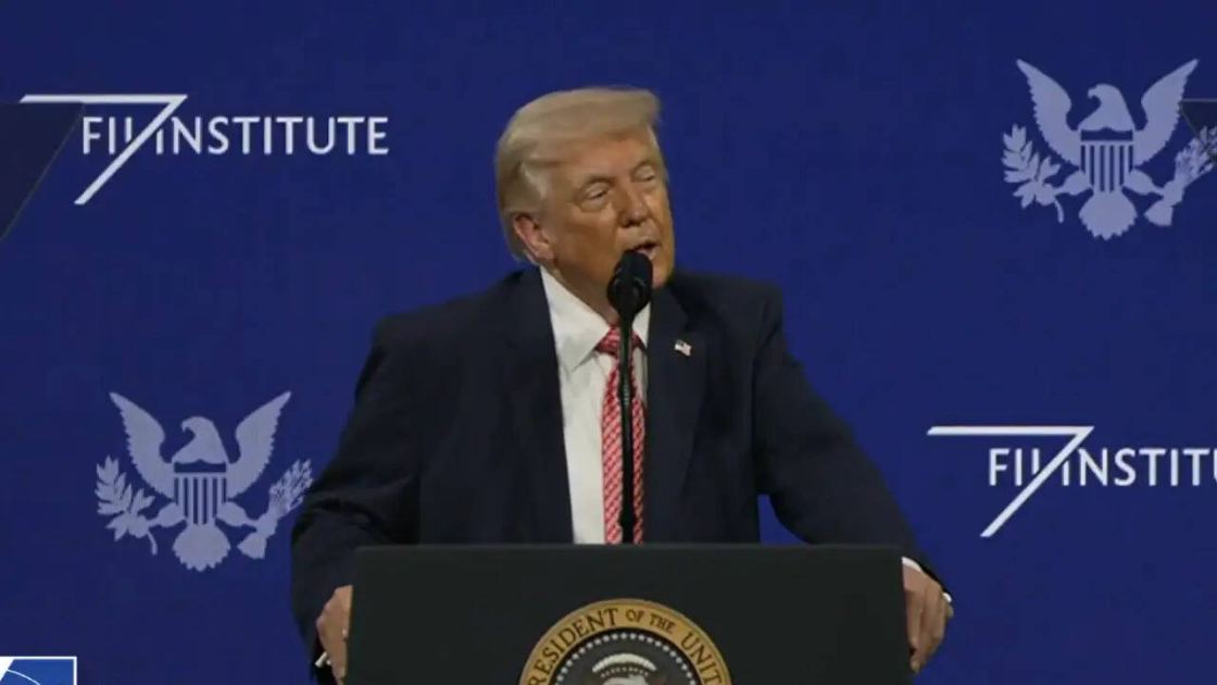 Willing to end war without re-opening Hormuz, Trump tells aides as Iran refuses to budge