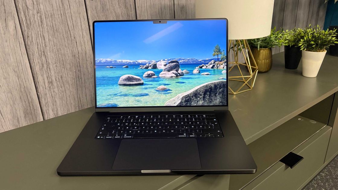 Save $300 on the ultimate M5 Pro MacBook Pro with 64GB RAM