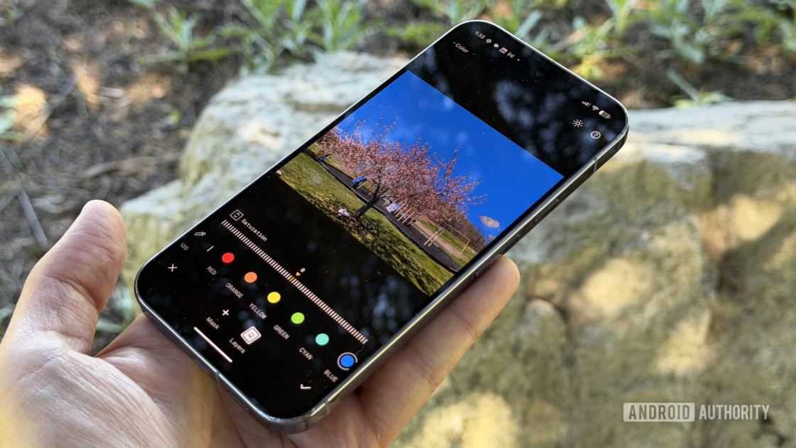I tried Snapseed 4.0, and it’s the Android camera app I didn’t know I needed