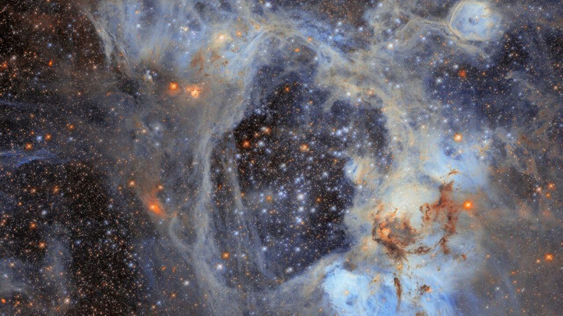  Haunting Hubble telescope image captures cosmic cycle of destruction and creation —‬ Space photo of the week 